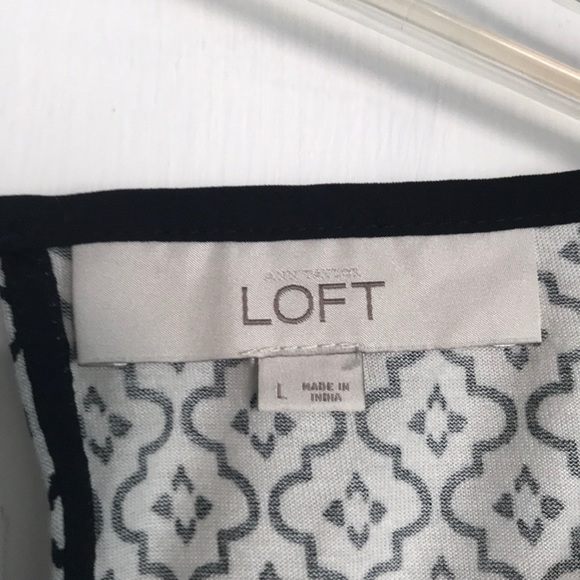 Black and white blouse - Picture 2 of 3